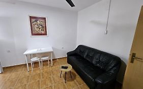 Budget Apartment Lelo Centar 5